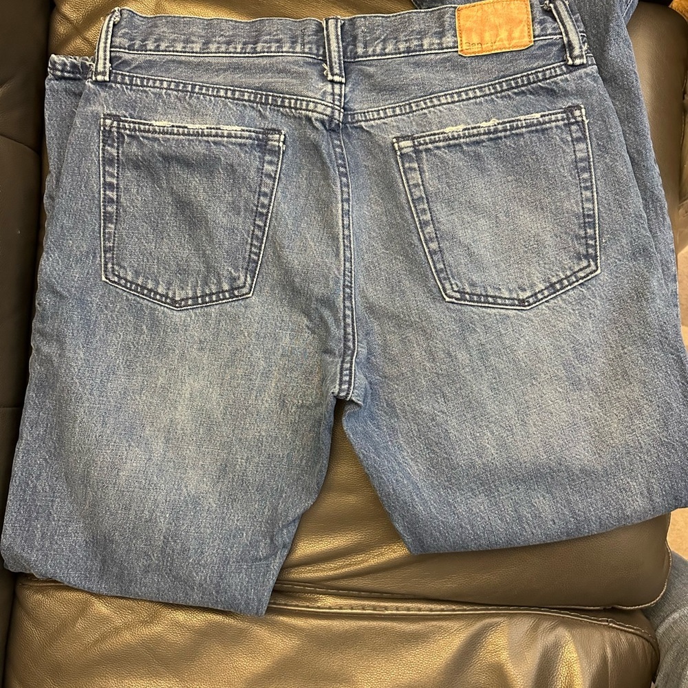 GAP Men's Classic Denim Straight Jeans - Picture 2 of 3